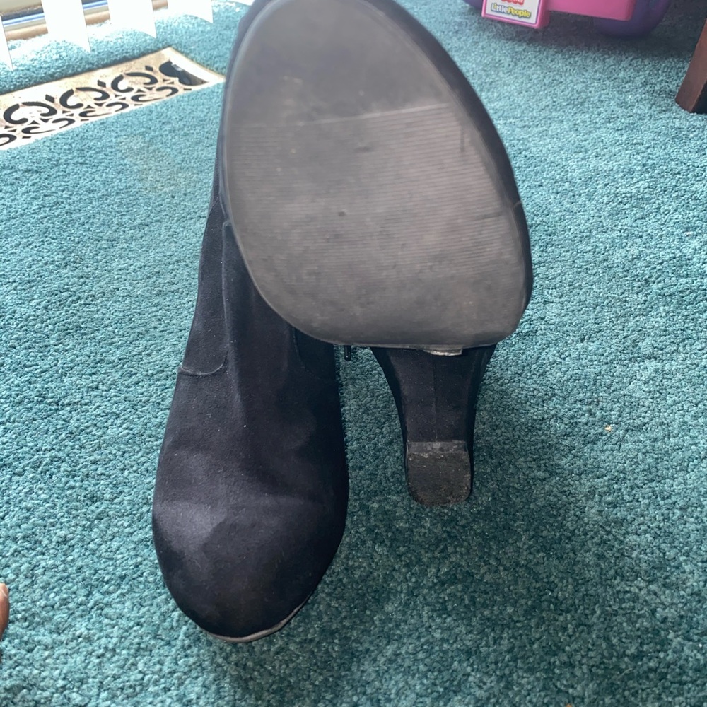 Booties - Picture 4 of 5